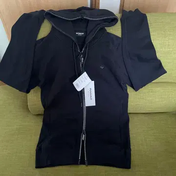 블랙 컬러 후드티 반짝임