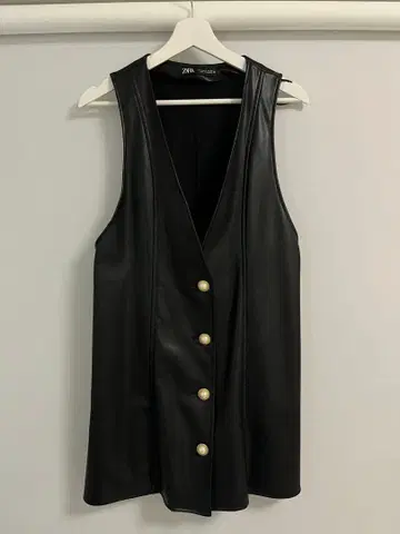 ZARA 인조 가죽 오버롤 스커트