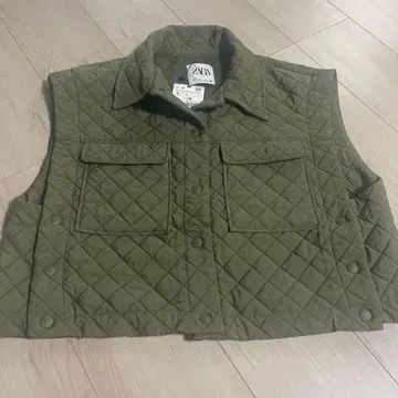 새상품 ZARA 올리브 그린 퀼팅 베스트 L