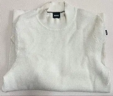 BOSS 화이트 리브 크루넥 스웨터