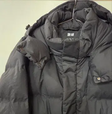 유니클로 블랙 후드 부착 롱 다운 자켓