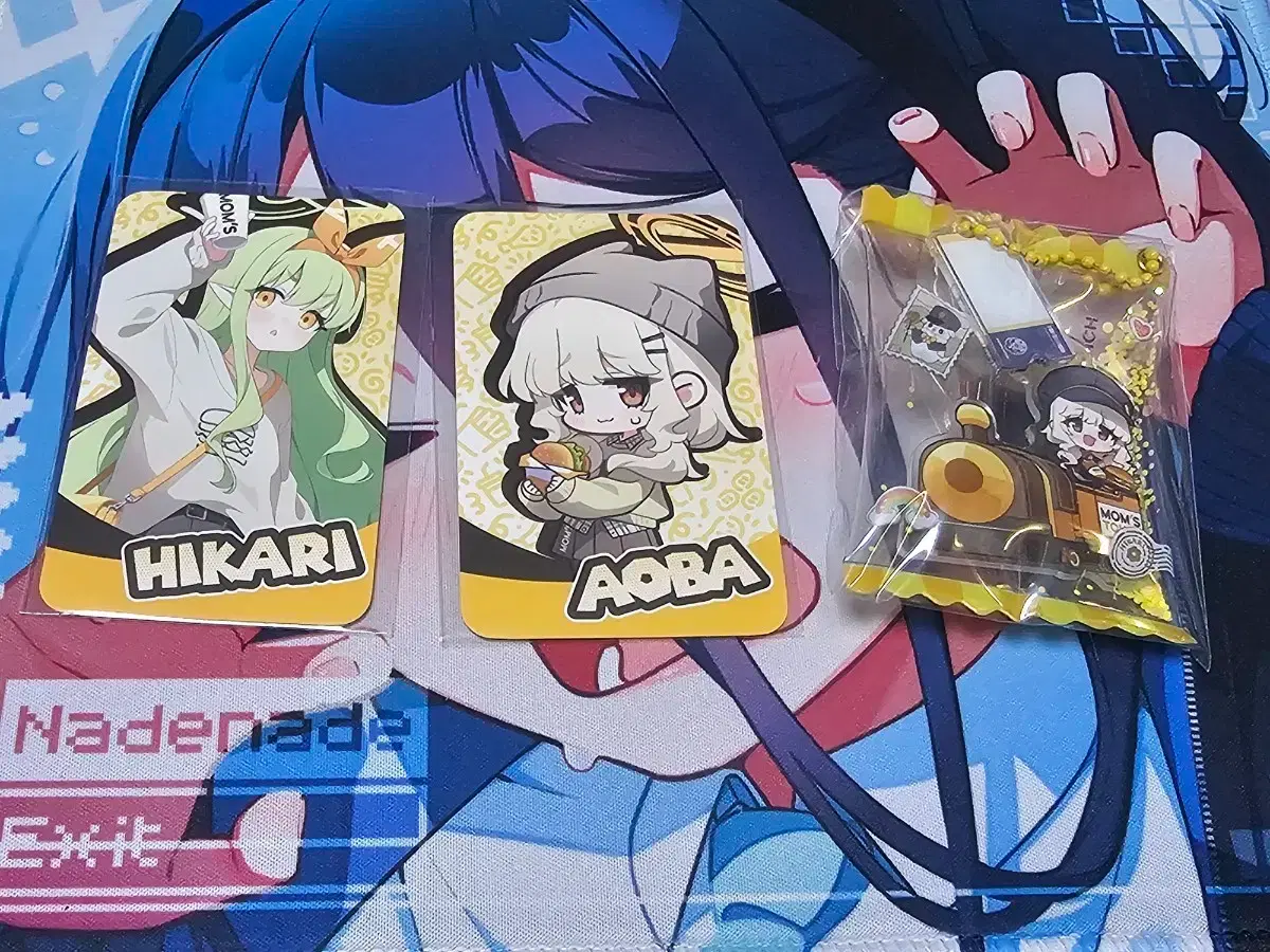 Blue Archive SD Aoba, LD Hikari photocard and Aoba key ring.