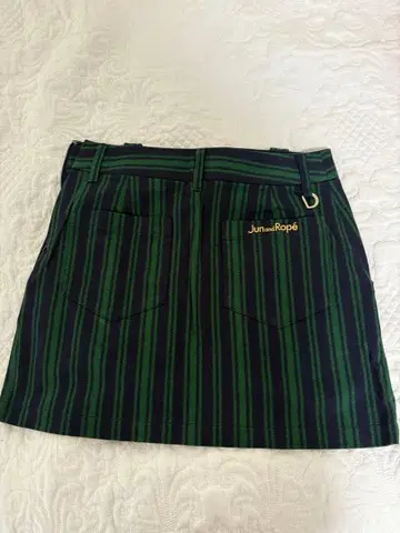 준 앤 로프 스트라이프 골프 스커트