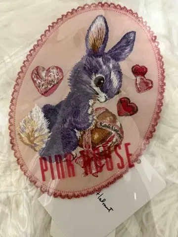 칼 헬무트 윈터 포레스트 트리트 자수 패치 핑크하우스