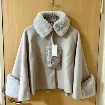 [ 새상품 ] tocco closet 케이프 라이크 코트 여성용 M 퍼