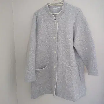 그레이 버튼 달린 퀼팅 아우터 L 사이즈