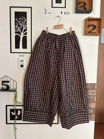 새상품급 패턴 모듬 밑단 절개 와이드 팬츠*모카