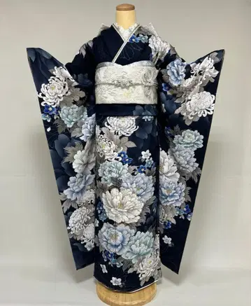 다크 네이비의 쿨한 모란과 국화 후리소데 풀세트