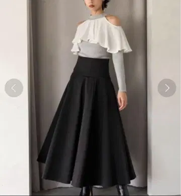 [ 새상품급 ] 스나이델 하이웨스트 볼륨 스커트 블랙 0 사이즈