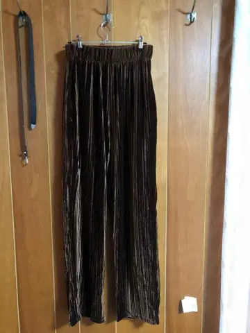 브라운 벨벳 플리츠 팬츠