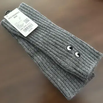 유니클로 안야 힌드마치 암워머 그레이