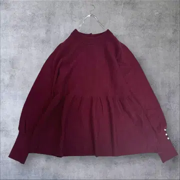 새상품급 쉽스 손세탁 OK 백 펄 모티브 페플럼 니트