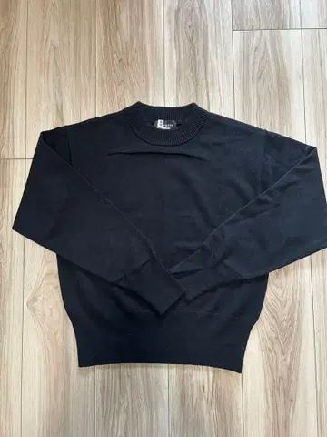 블렌하임 블랙 니트