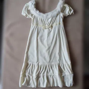 LIZ LISA 새상품 택 포함 슬리브리스 프릴 원피스 크림색