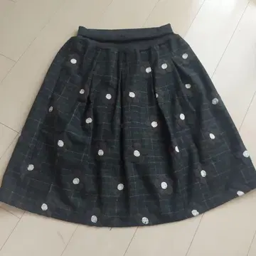 플레어 스커트 꽃 자수 블랙 화이트 도트 M-L