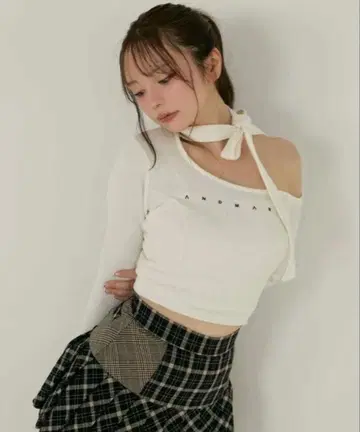 ANDMARY Nana 리본 원숄더 탑