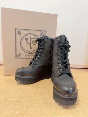 요스케: 통굽 레이스업 숏 부츠: 미사용 새상품