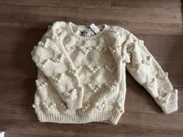 어반 리서치 체리 패턴 니트