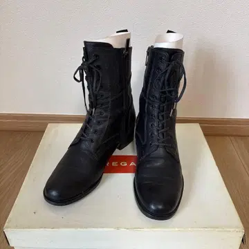 REGAL 블랙 레이스업 부츠