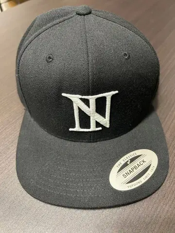 the bonez 스냅백 캡 N 로고