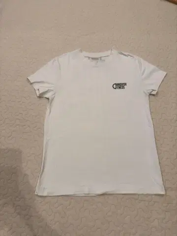 VANQUISH FITNESS 화이트 슬림핏T셔츠