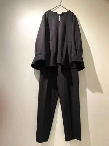 플레어 실루엣 수트 셋업 블랙 세레모니