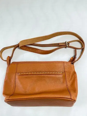 가죽 숄더백 카멜 색상