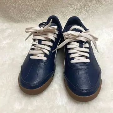 puma 네이비 화이트 스니커즈 츄리노 24.5cm