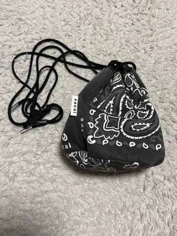 sacai 2022 캡슐 컬렉션 반다나 복조리백 리버서블