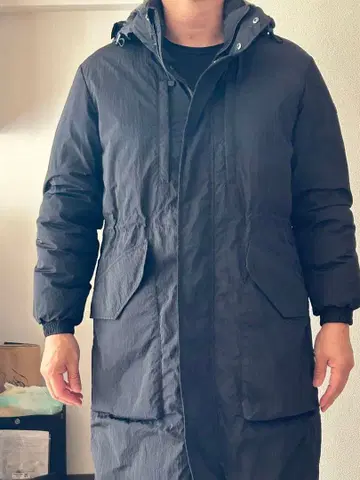 블랙 다운 자켓 후드 부착