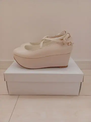 [ 거의 새상품 ] dazzlin 통굽 펌프스 발레 슈즈