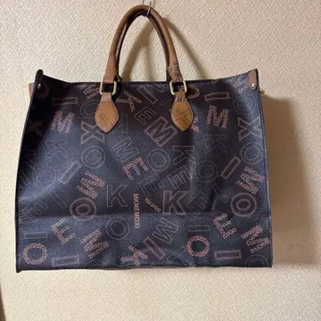 MCM 다크 브라운 로고 프린트 핸드백