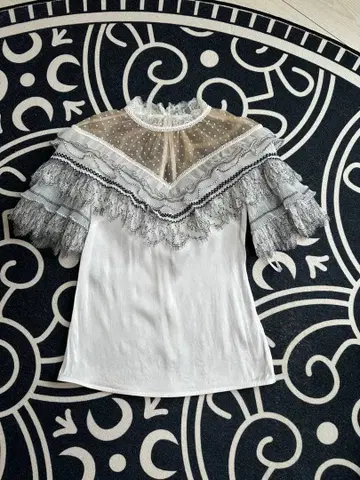 self-portrait 반팔 프릴 상의 UK6