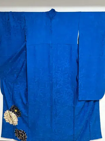 모던하고 팝한 꽃무늬 후리소데 40