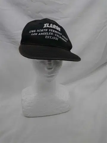 엑스라지 캡 블랙 계열 자수 로고 원사이즈