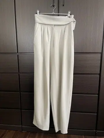 CLANE 화이트 슬랙스