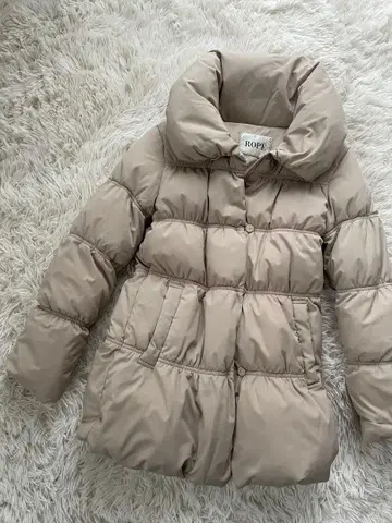 ROPE 베이지 다운 코트
