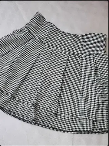 미셸 마카롱 슬림 레그 스커트 하운드투스 체크 패턴 S 사이즈