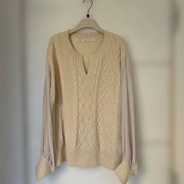 jena V넥 케이블 절개 니트