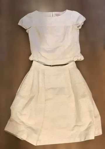 자수 들어간 베이지 셋업