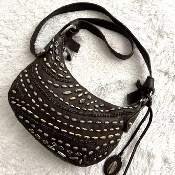 브라차리니 가죽 숄더백 이탈리아제 스터드 Y2K 레트로