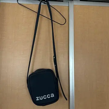 zucca 숄더백 네이비 컬러 컴팩트