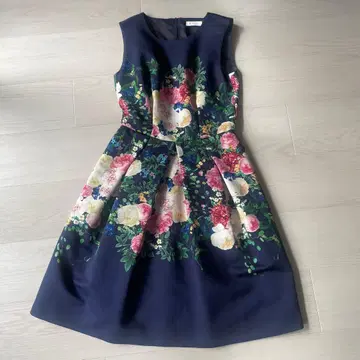 EPOCA THE SHOP 꽃무늬 슬리브리스 원피스