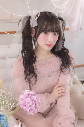 비쥬 장식 단추 오프숄더 퍼 니트 원피스 tocco closet