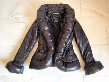 [ 새상품 가격 인하 ] 엠포리오 아르마니 다운 자켓 블랙 M 사이즈