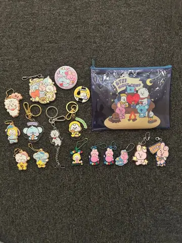 BTS 키링 배지 파우치