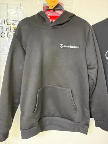 Mercedes-Benz 블랙 후드티