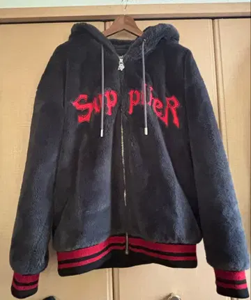 Supplier 후드티 블랙