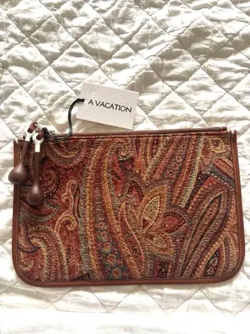 [ 최저가 ] A VACATION LETTER 페이즐리 자카드 클러치
