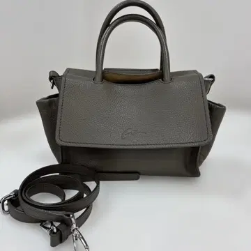 다크 그레이 가죽 숄더백